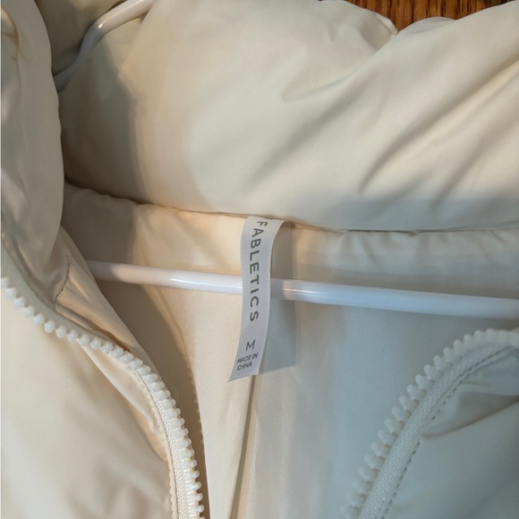 Fabletics Off-White Puffer Jacket - Picture 5 of 5